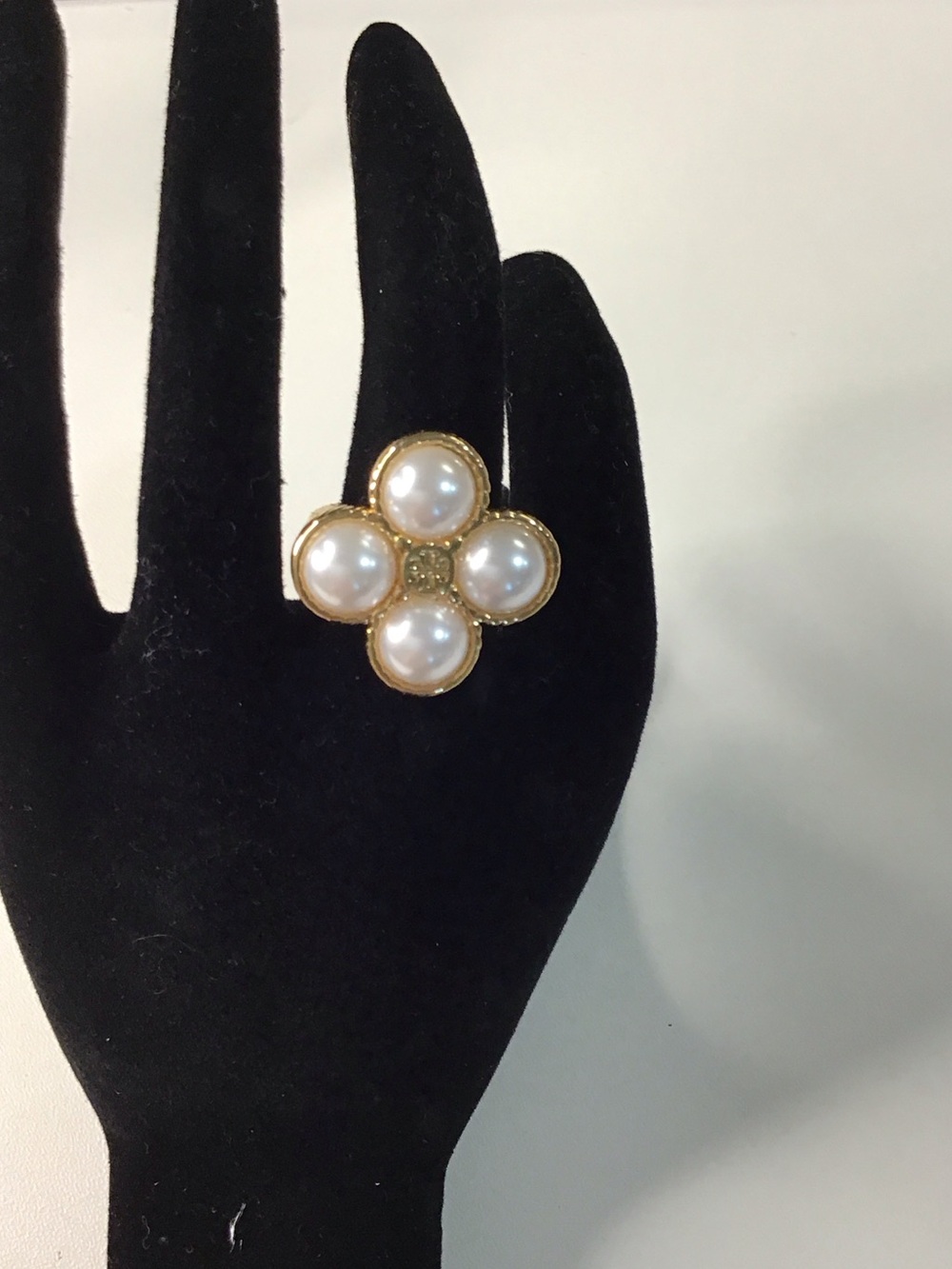 Tory Burch Gold-Tone Pearl Cluster Ring Absolutely Stunning